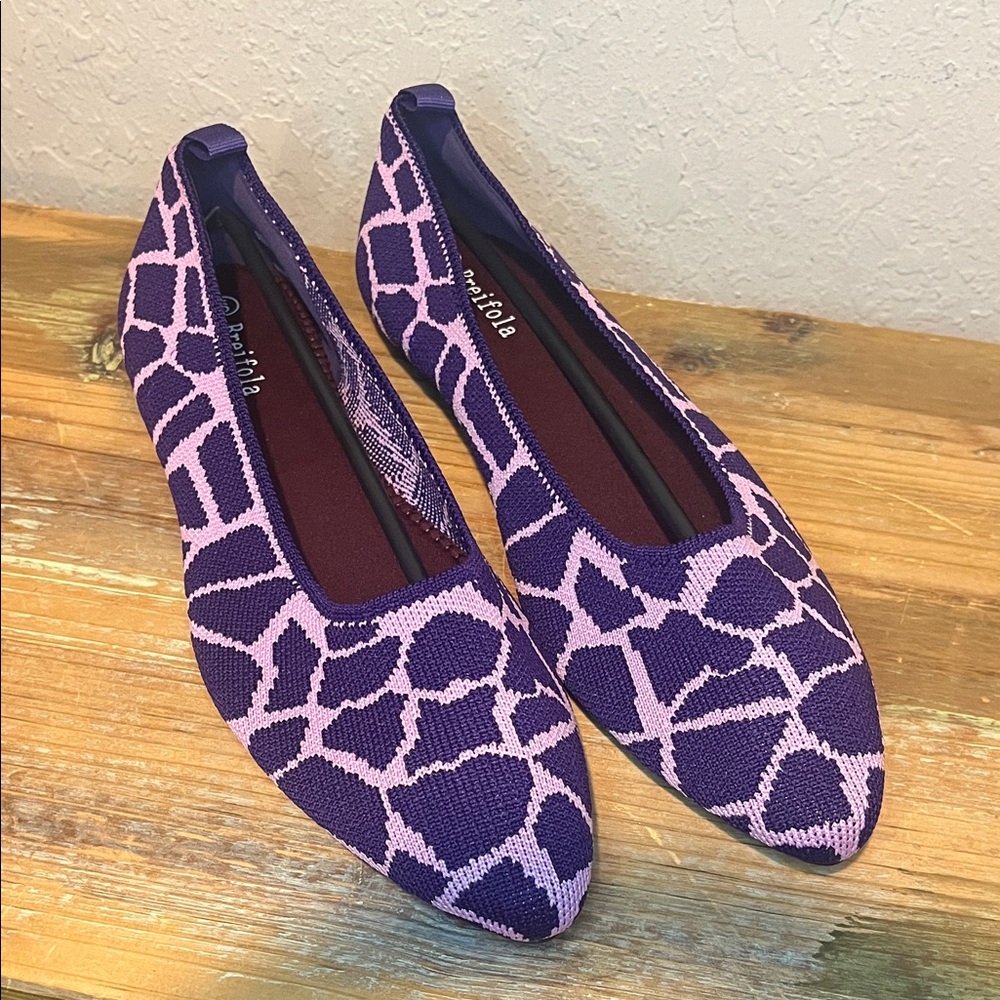 Breifola Purple and Pink Giraffe Pointy toe Flats size 9